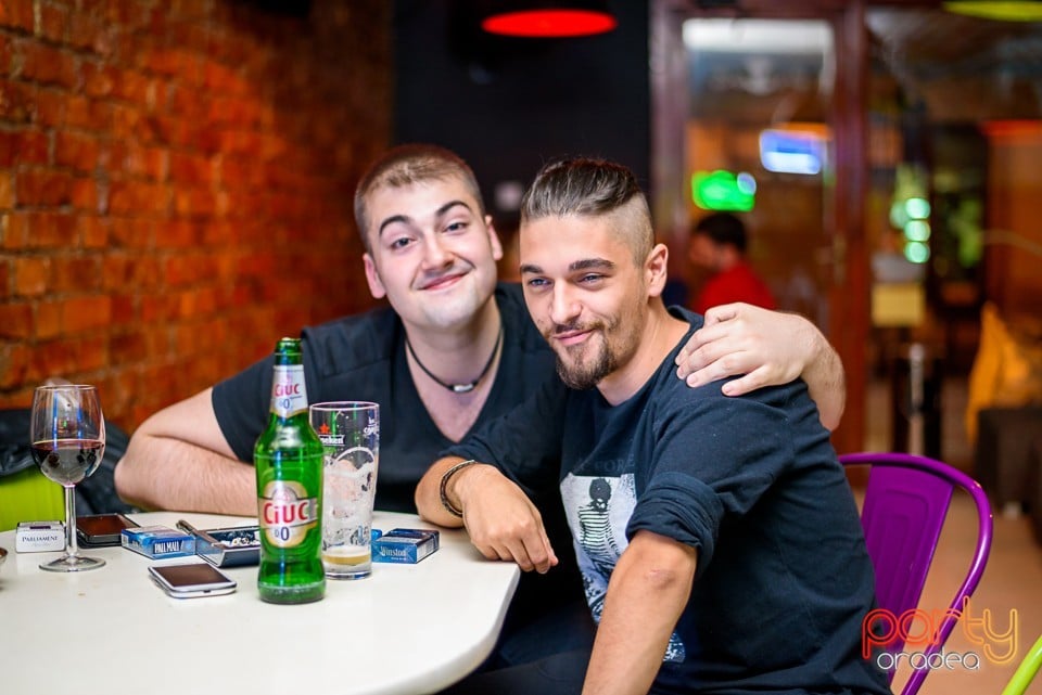 Distracţie la Juice, Juice