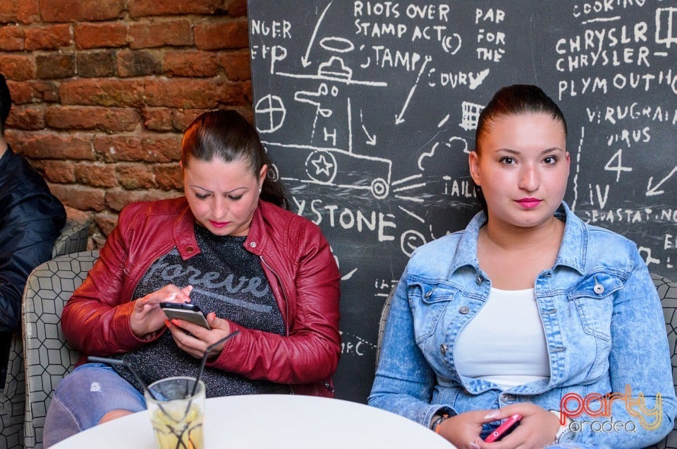 Distracţie la Juice, Juice