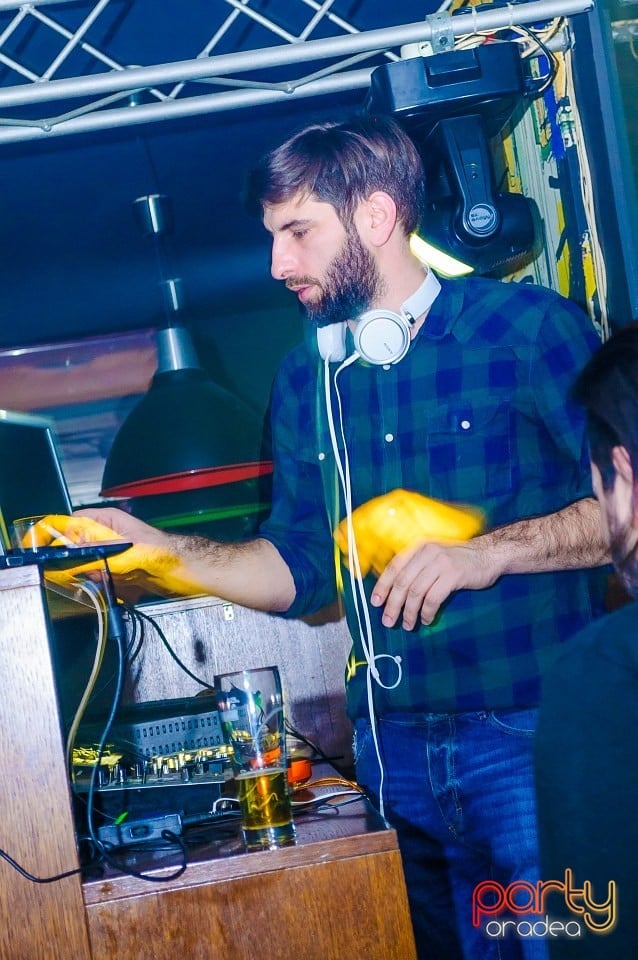 Distracţie la maxim în Juice, Juice