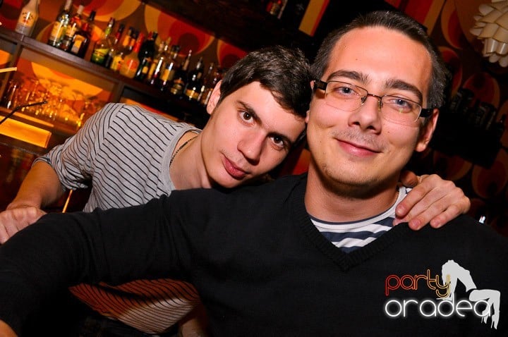 Distracţie la maxin în Juice, Juice