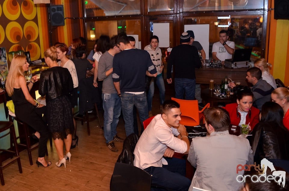 Distracţie şi voie bună în Juice, Juice