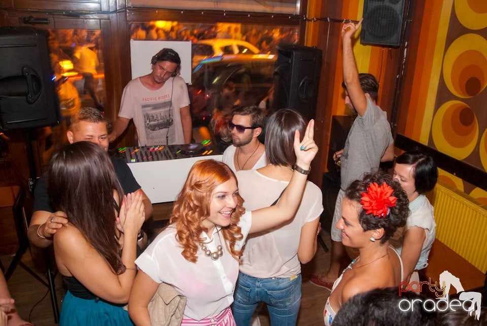 DJ Mihigh in the Mix @ Juice, Juice