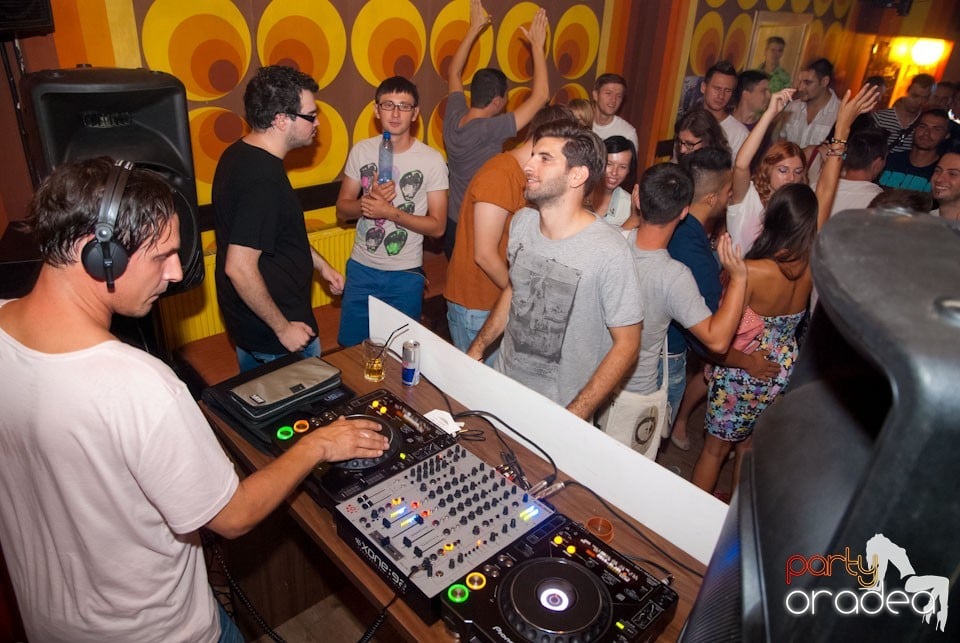 DJ Mihigh in the Mix @ Juice, Juice