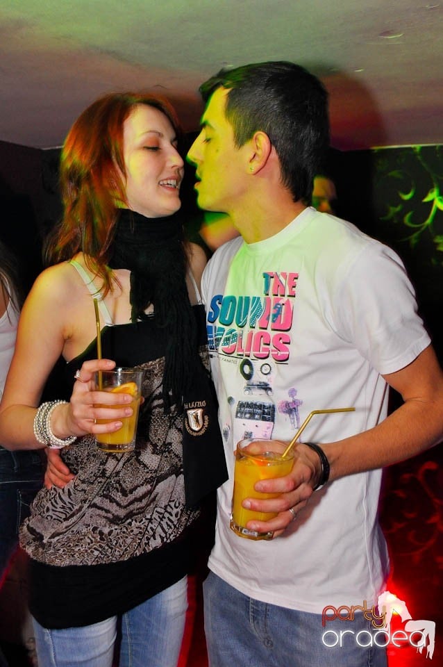 Finest House And Party Music în Club Atti's,