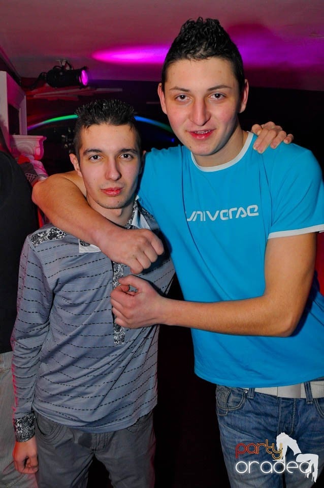 Finest House And Party Music în Club Atti's,