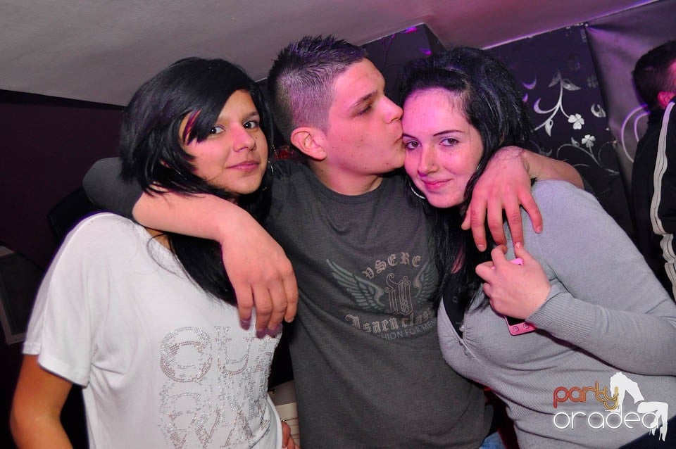 Finest House And Party Music în Club Atti's,