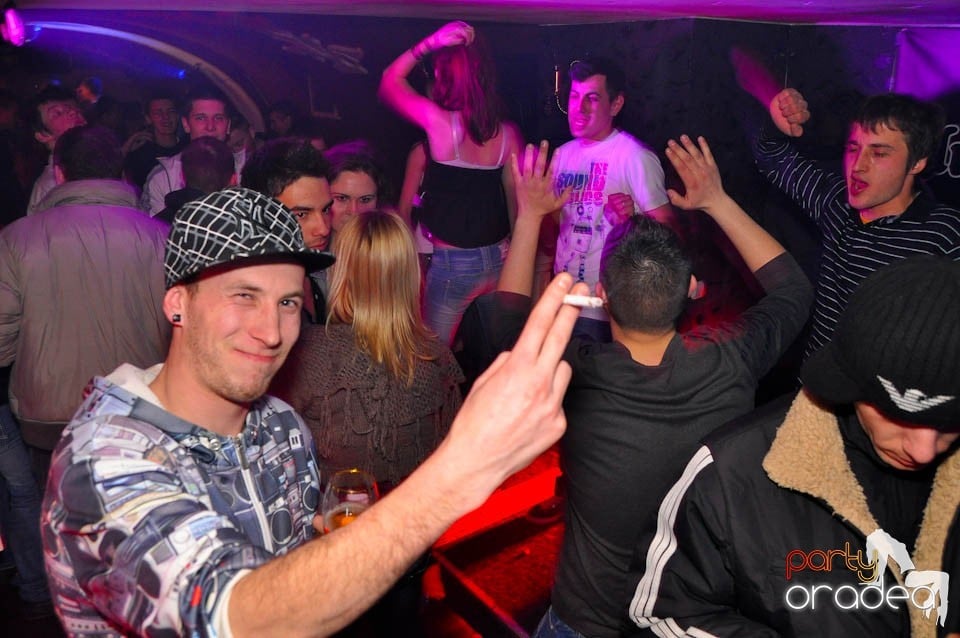 Finest House And Party Music în Club Atti's,