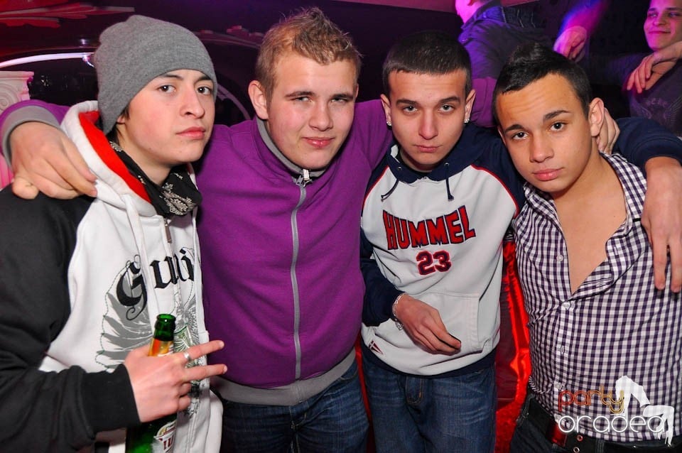 Finest House And Party Music în Club Atti's,