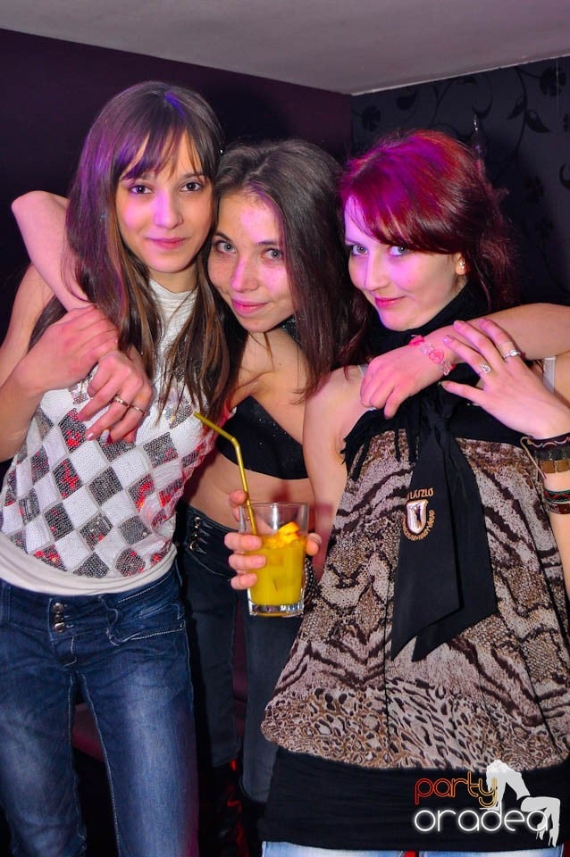 Finest House And Party Music în Club Atti's,