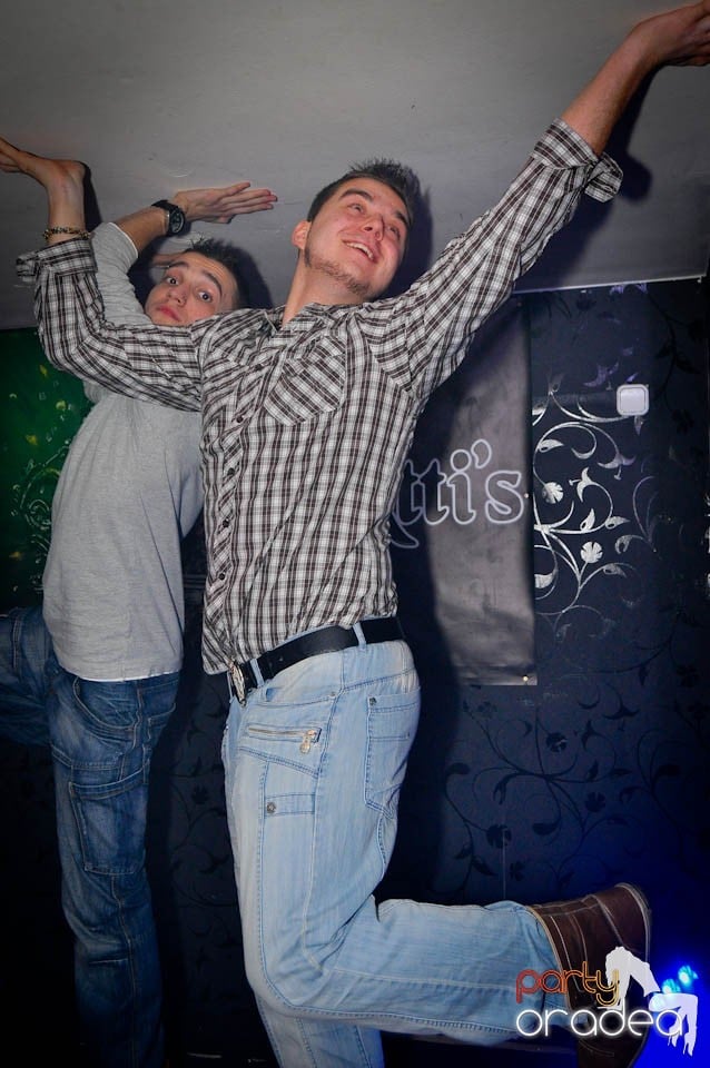 Finest House And Party Music în Club Atti's,
