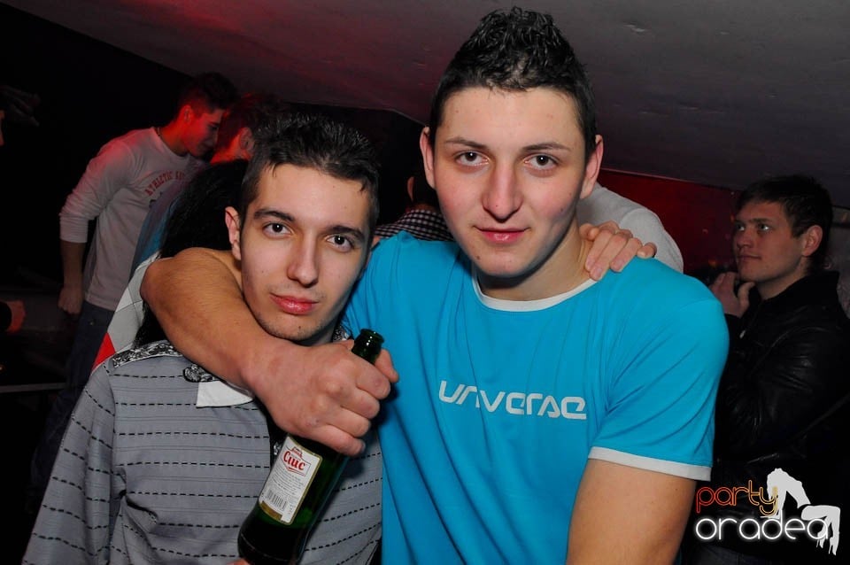 Finest House And Party Music în Club Atti's,