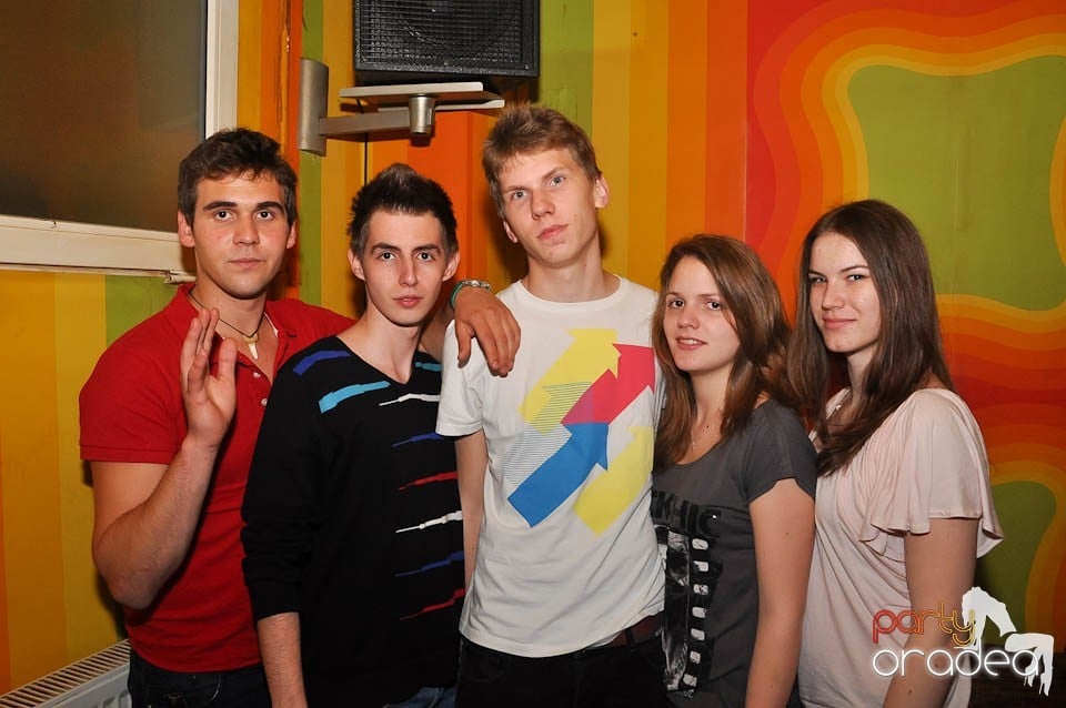Friday Night în Juice, Juice