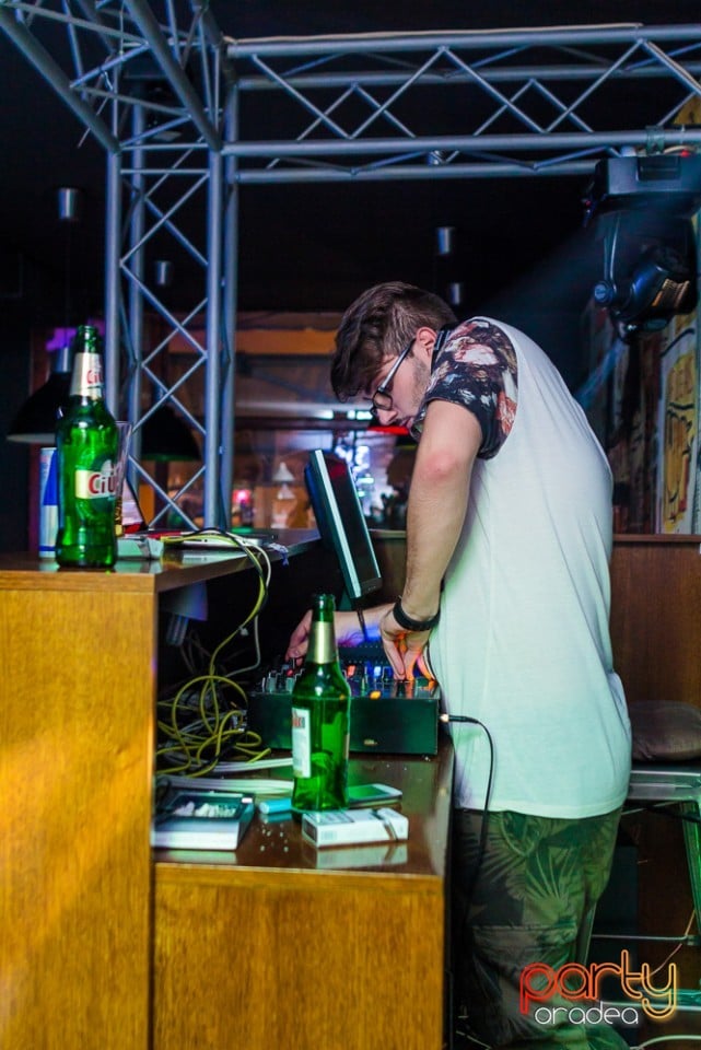 Gabriel M & Vali Mada, Juice