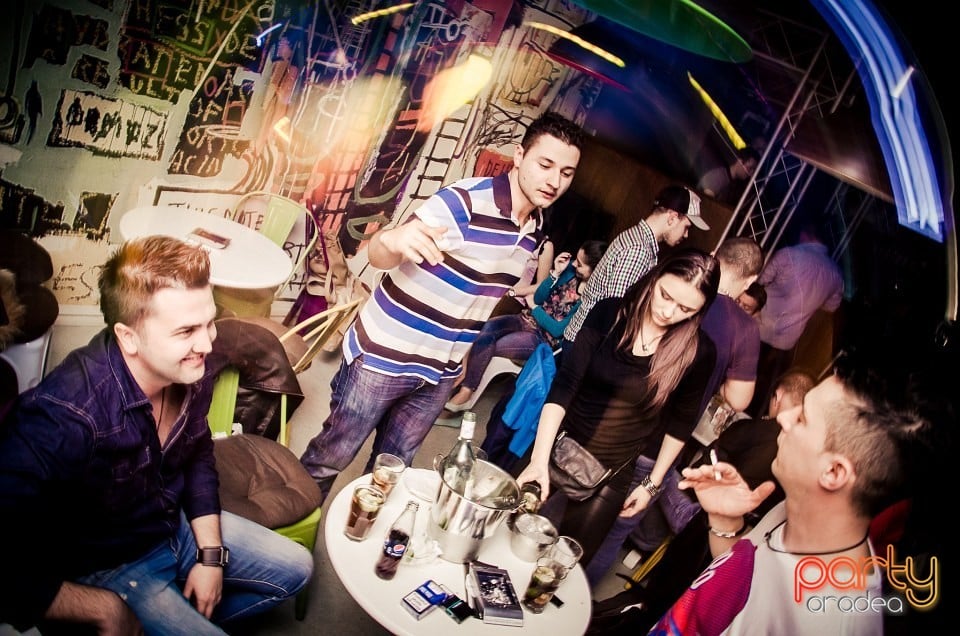 Golddigger Party, Juice