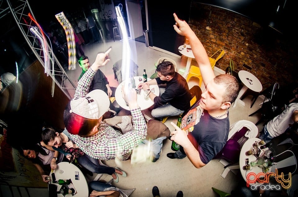 Golddigger Party, Juice