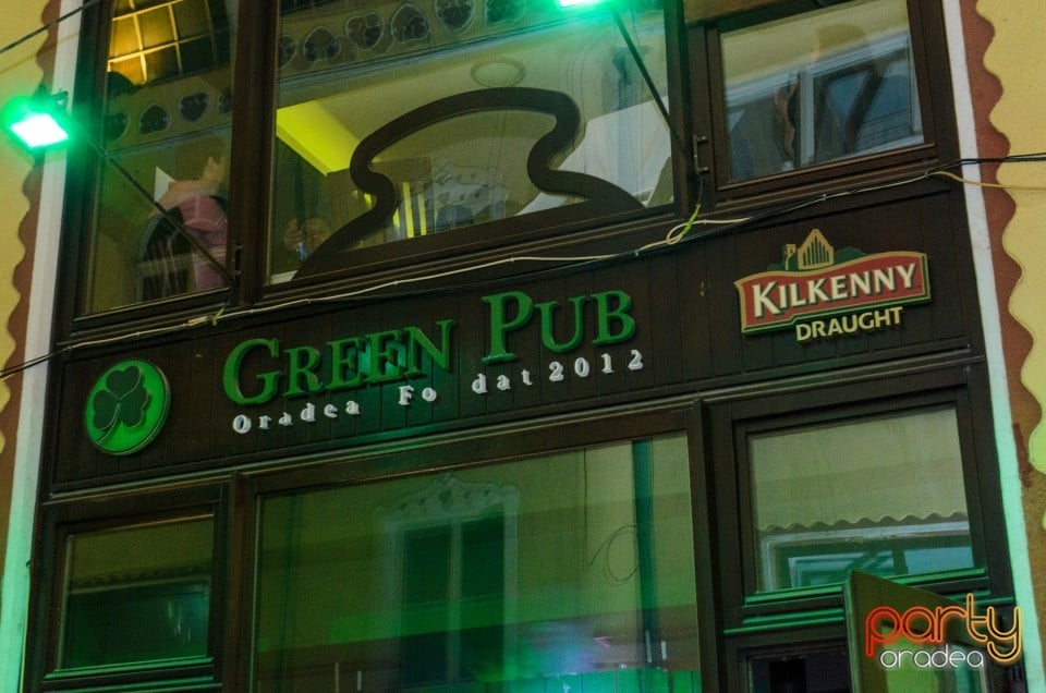 Green Friday Party, Green Pub