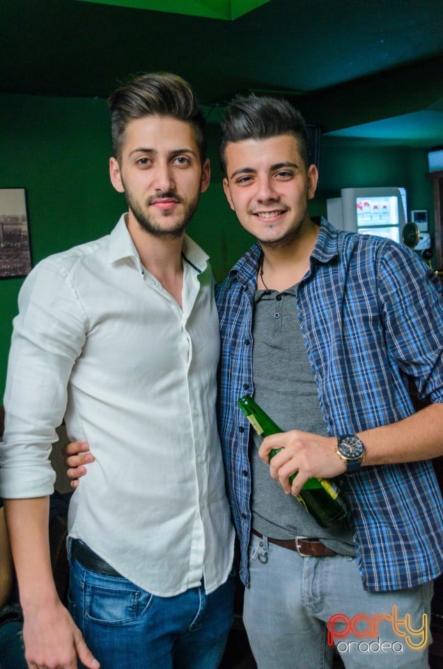 Green Friday Party, Green Pub