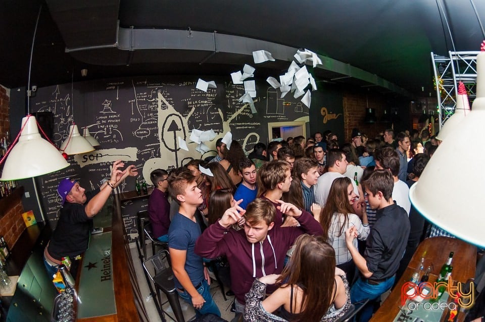 It's party time în Juice, Juice