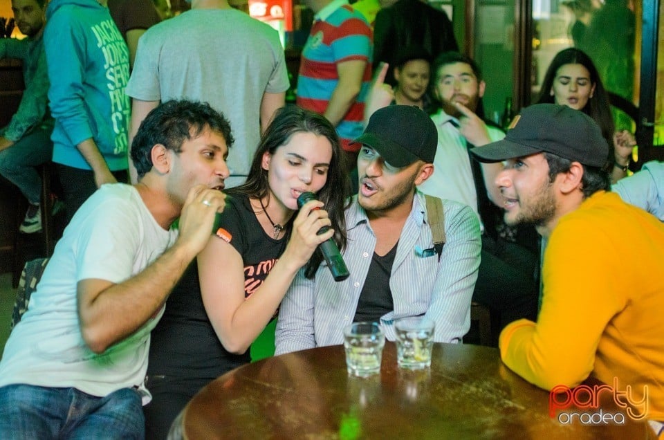 Karaoke Night, Green Pub
