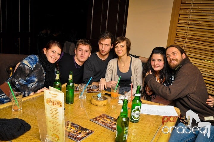 Karaoke Party în Zulu, Zulu Caffe