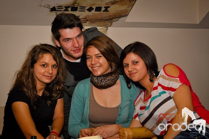 Karaoke Party în Zulu, Zulu Caffe