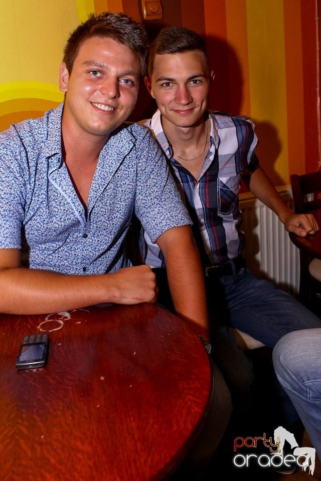 Mare petrecere în Club Juice, Juice
