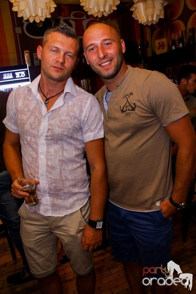 Mare petrecere în Club Juice, Juice