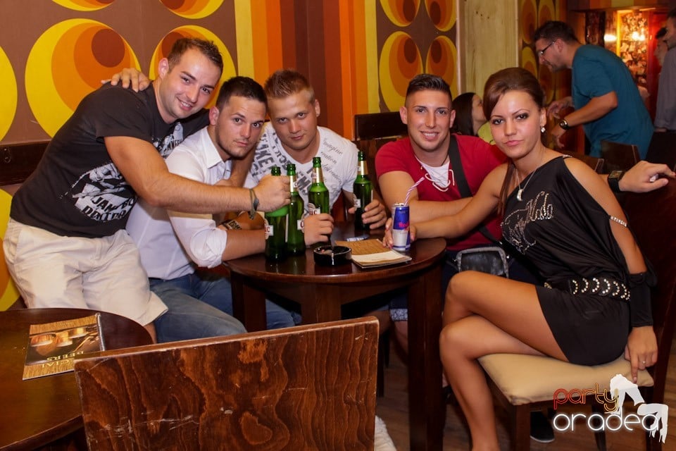 Mare petrecere în Club Juice, Juice