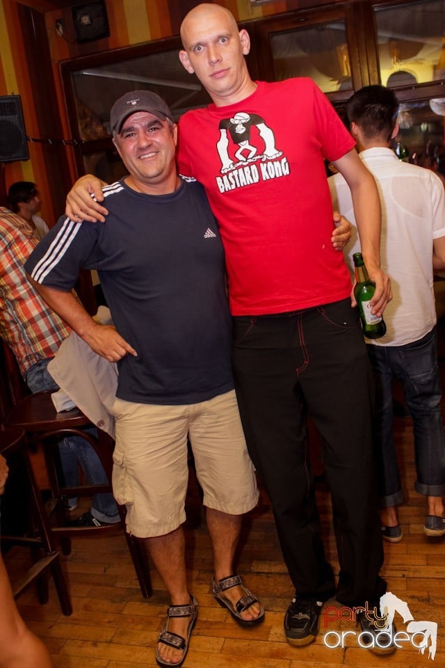 Mare petrecere în Club Juice, Juice