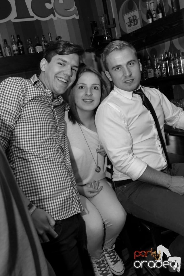 Mare petrecere în Club Juice, Juice