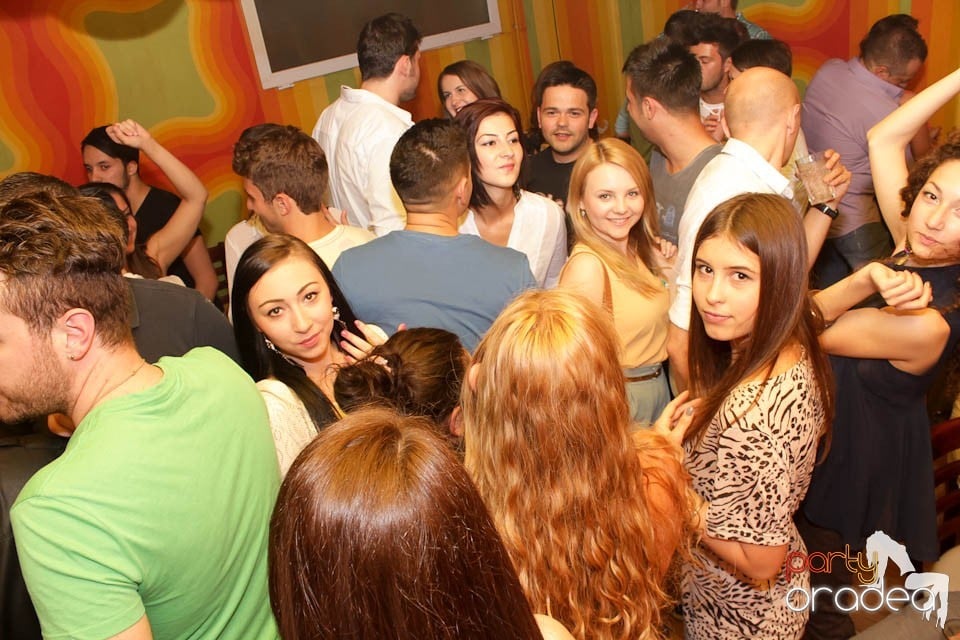 Party cu Coxxo şi Gizmo în Juice, Juice