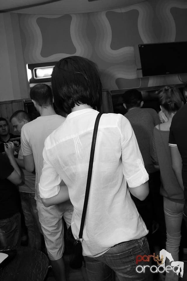 Party cu Coxxo şi Gizmo în Juice, Juice