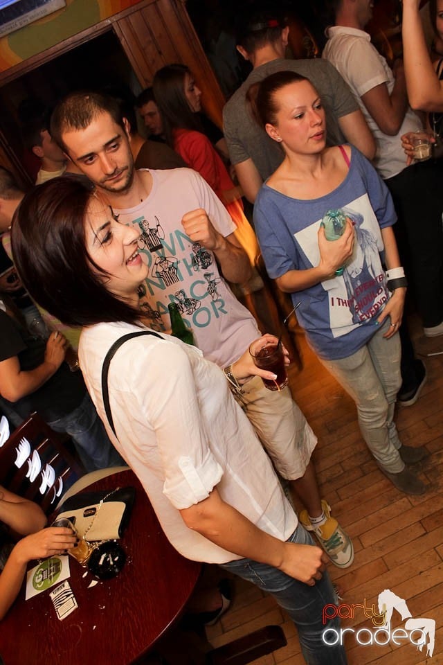 Party cu Coxxo şi Gizmo în Juice, Juice