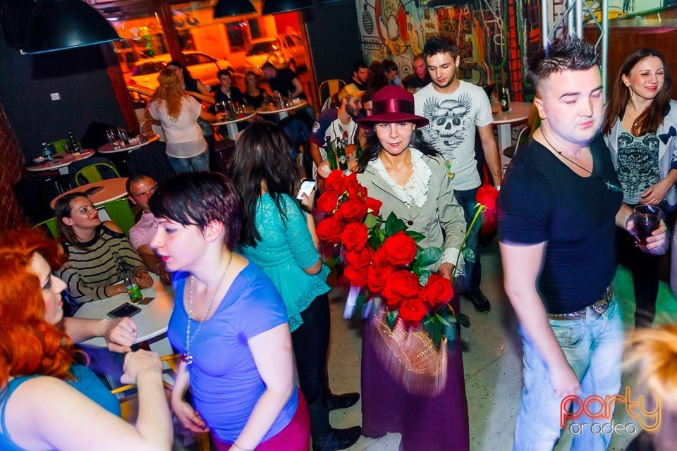 Party în Juice, Juice