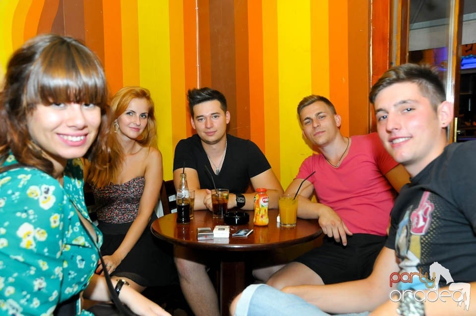 Party în Juice, Juice
