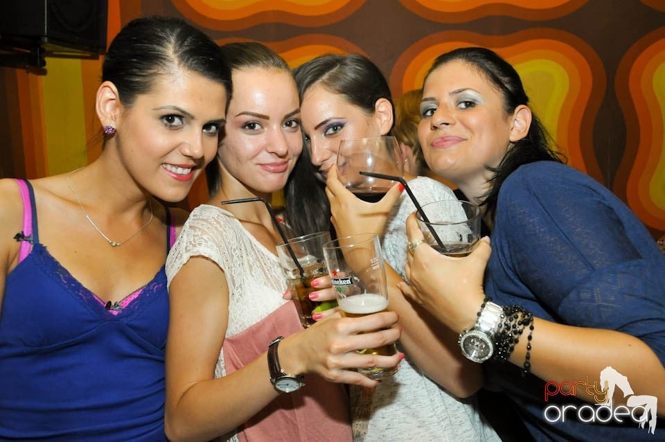 Party în Juice, Juice