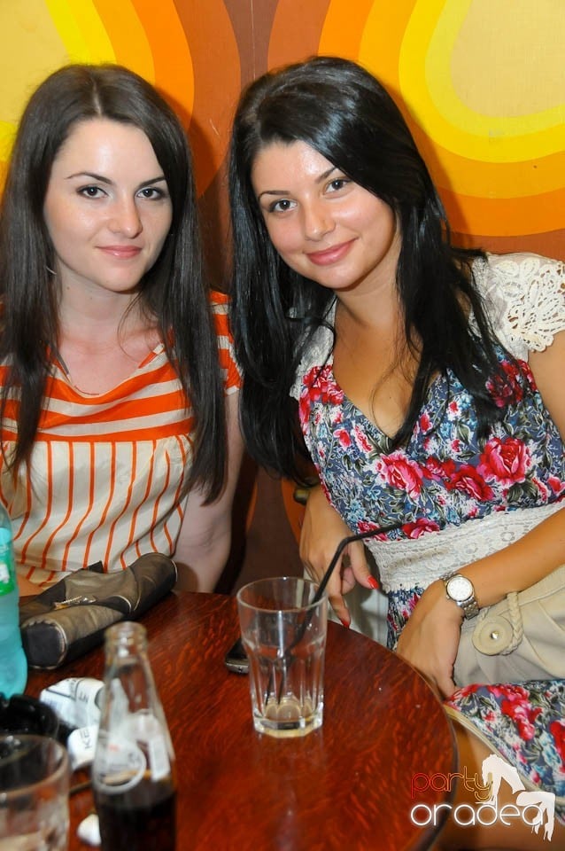 Party în Juice, Juice