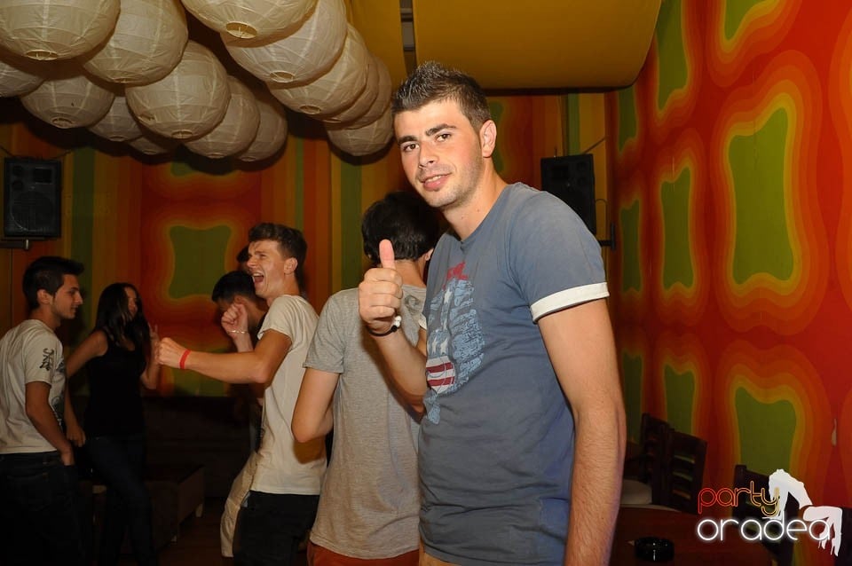 Party în Juice, Juice