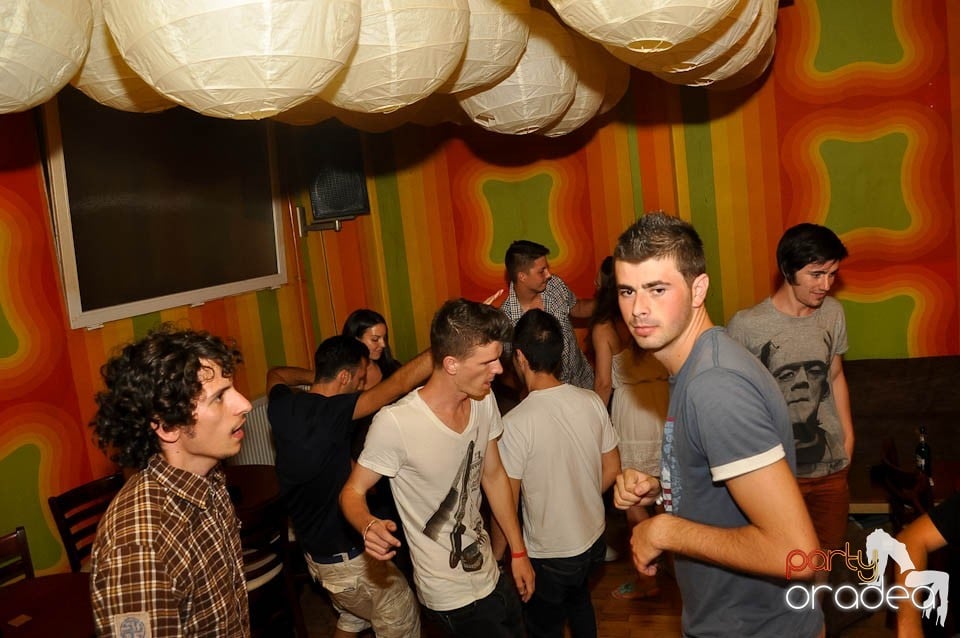 Party în Juice, Juice