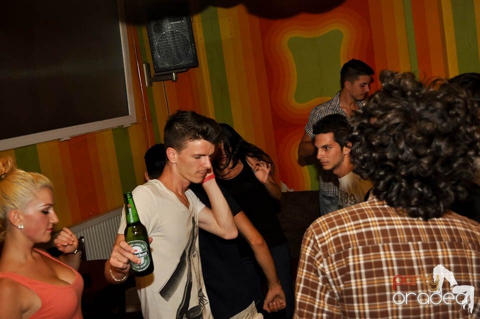 Party în Juice, Juice