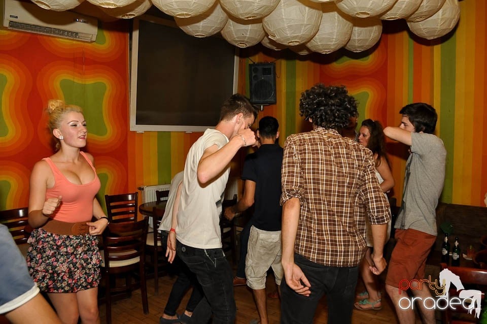 Party în Juice, Juice