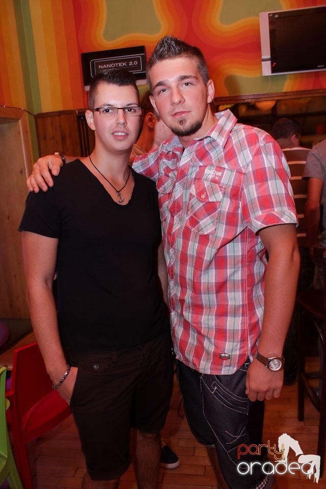Party în Juice, Juice