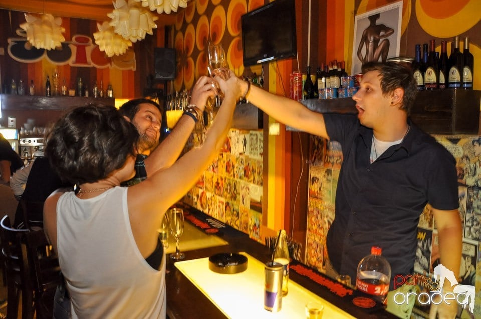 Party în Juice, Juice