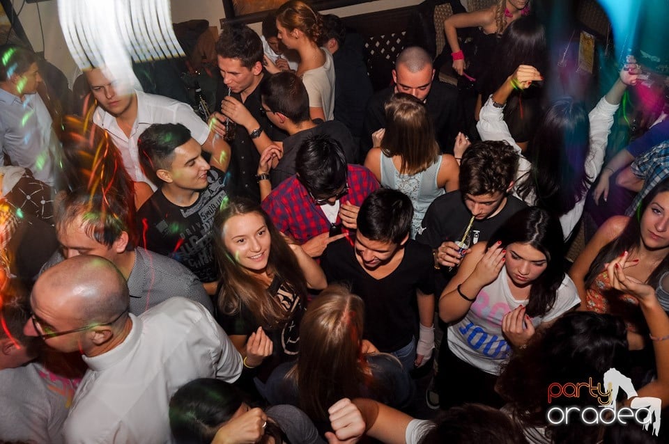 Party în Zulu Caffe, Zulu Caffe