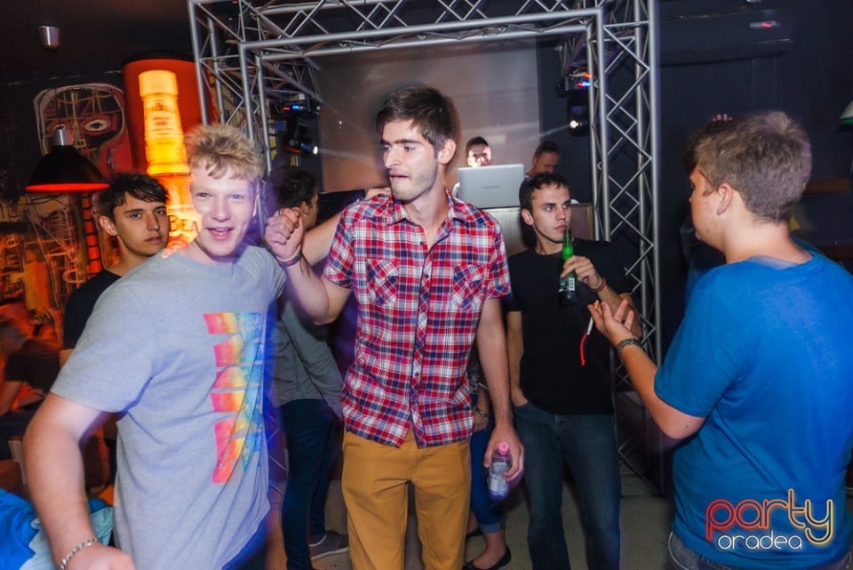 Party with Caveman, Juice