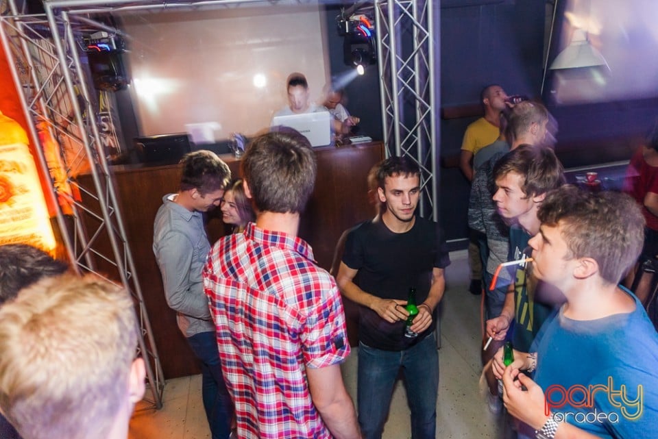 Party with Caveman, Juice