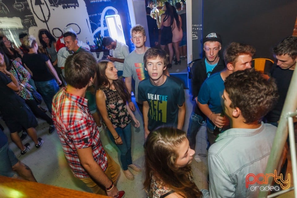 Party with Caveman, Juice