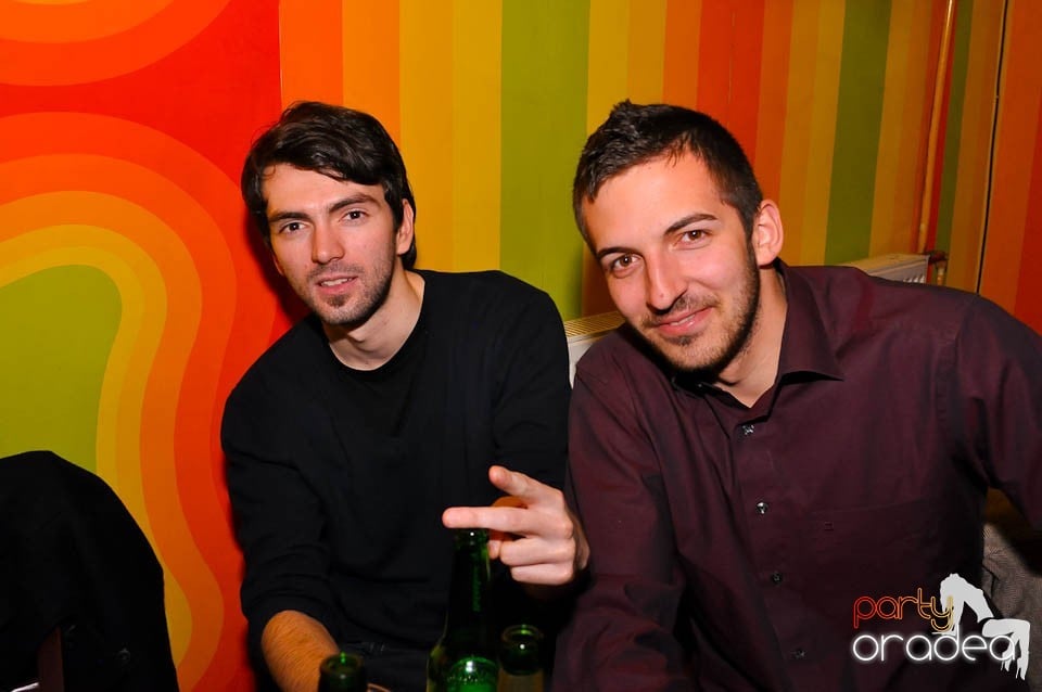 Peti & Gizmo în Juice, Juice