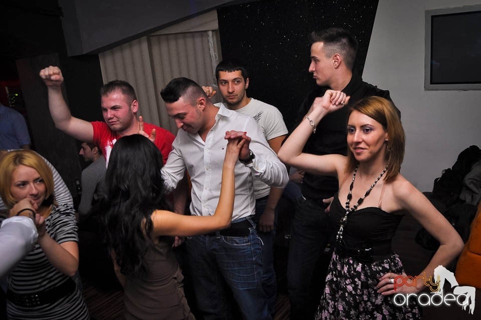 Petrecere cu DJ Mahony în Heat,