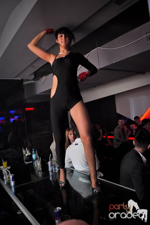 Petrecere cu DJ Mahony în Heat,